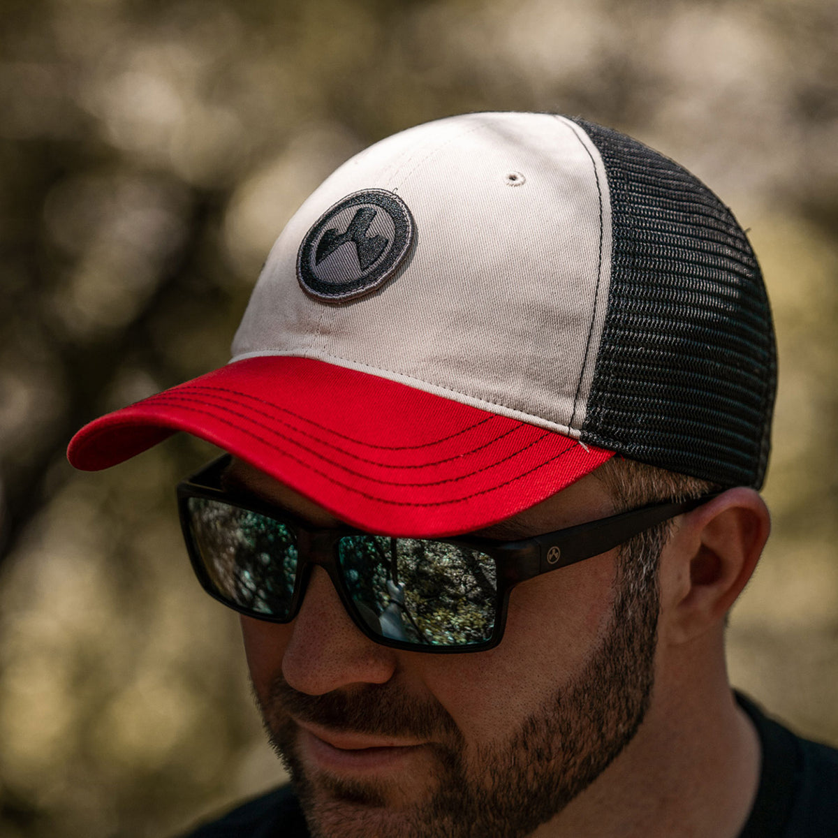 MAGPUL MAG1105-110 WASHED TRUCKER HAT  STN/BLK/RED