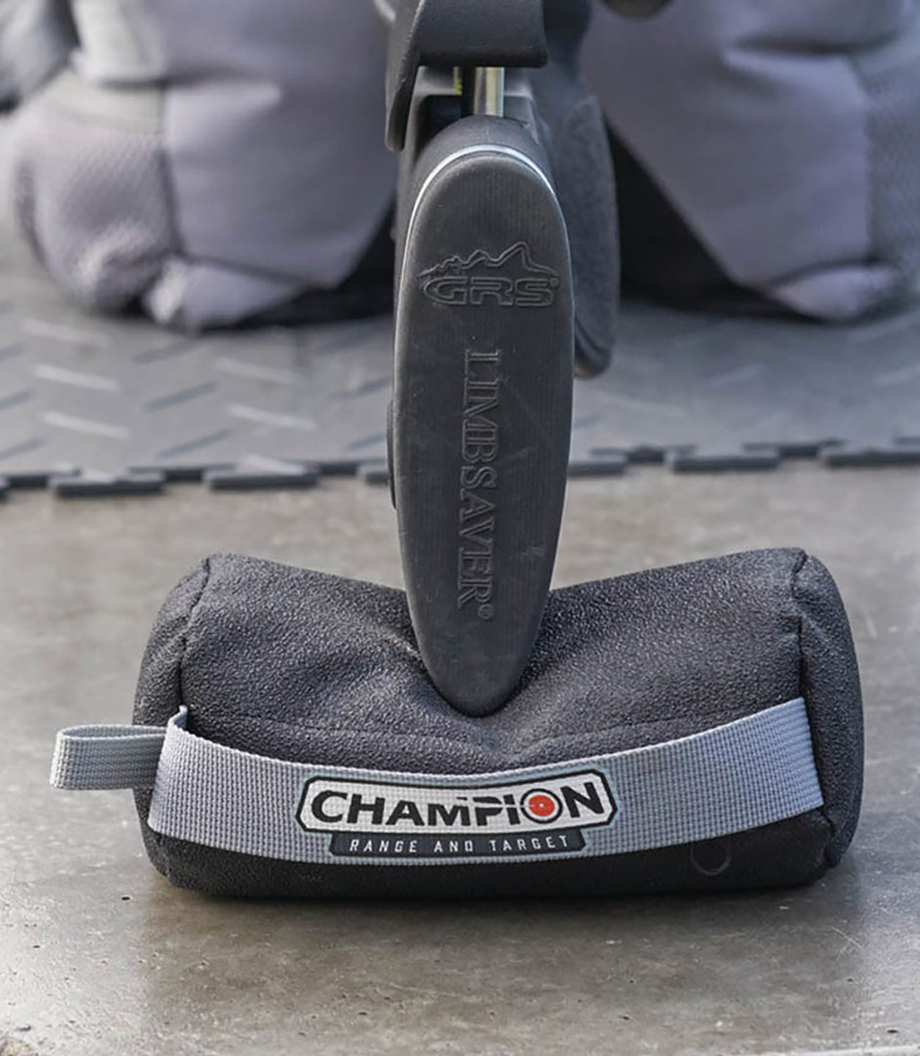 CHAMP 40892      REAR CYLINDER GRIP BAG